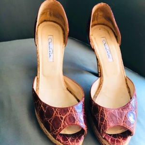 Oscar De la Renta Crock desgn leather w cork heel